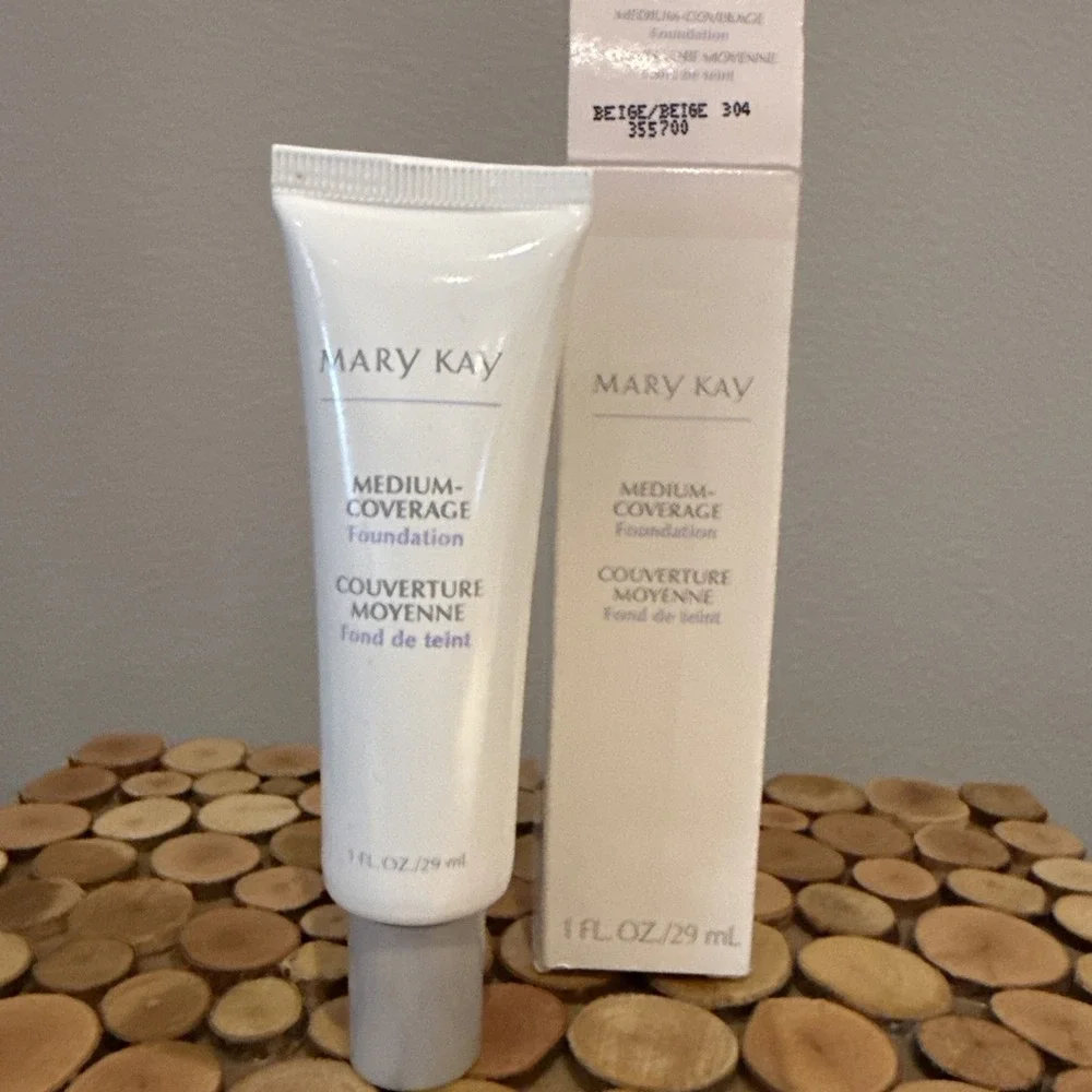 Mary Kay Medium Coverage Foundation BEIGE 304 ~ #355700 ~ Gray Cap~New Old Stock